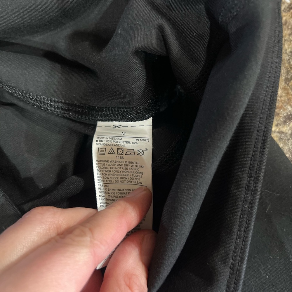 Old Navy Black Elevate Leggings - image 9